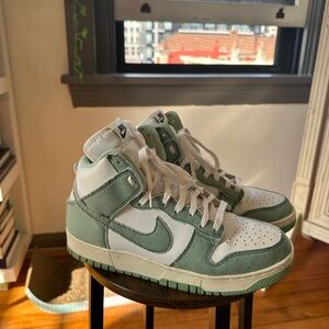 Women's Nike Dunk High 1985